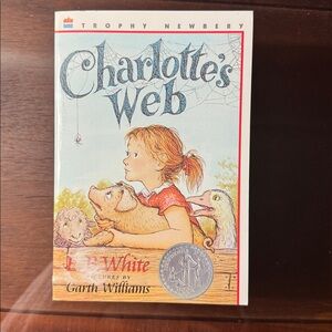 Charlotte's Web by E.B. White - Illustrated Kids Book - Paperback - CLASSIC
